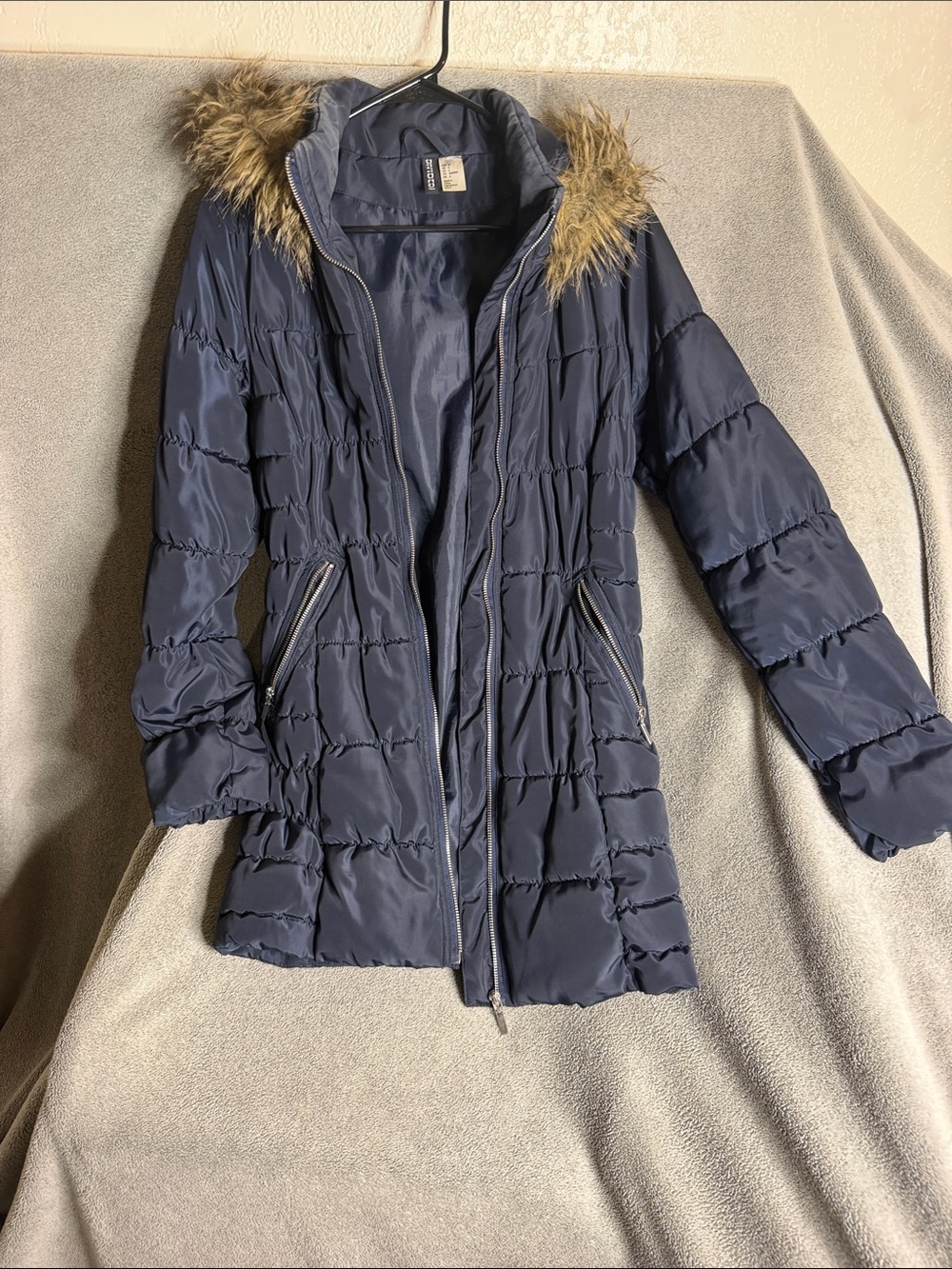Divided Women's Navy Puffer Jacket with Faux Fur Trim
